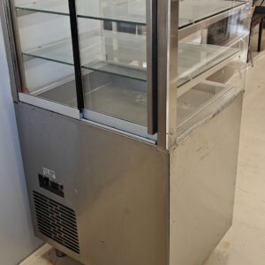 Kylmävitriini 80cm leveä