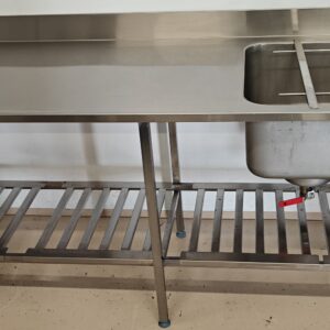 RST iso allaspöytä 220cm